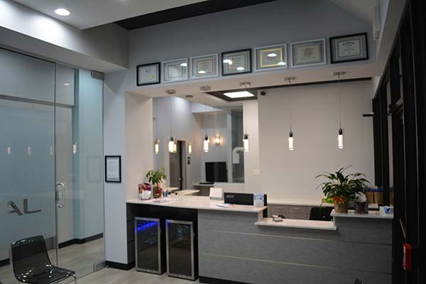 edge-dental-front-desk